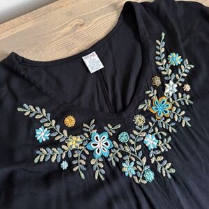 Abrazo Style Womens XL Black Floral Embroidered Graciela V-Neck‎ Blouse Top
